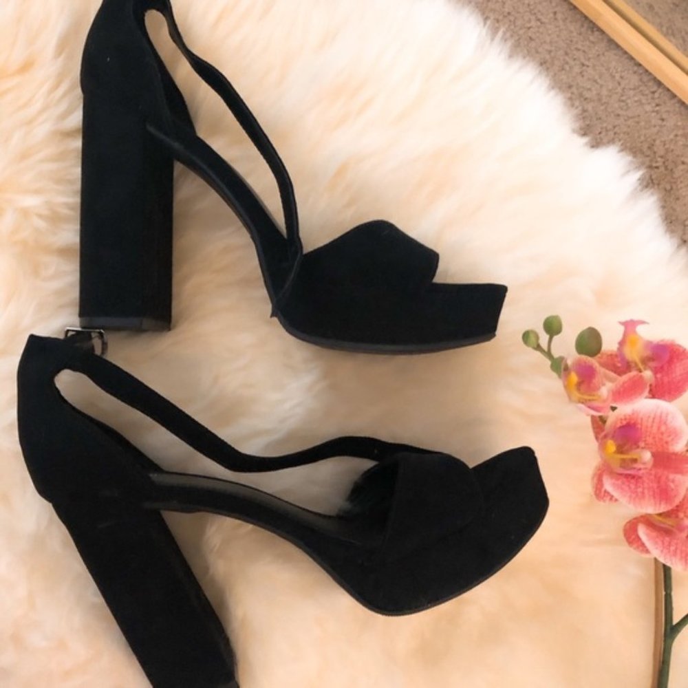 NWOT Suede Black  Platform Heels